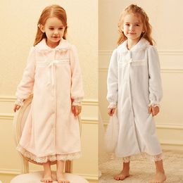 Serviettes Robes 2 couleurs mignon enfants vêtements de nuit enfant en bas âge bébé princesse col rabattu flanelle peignoir à capuche bain robe de nuit pyjamas 220922