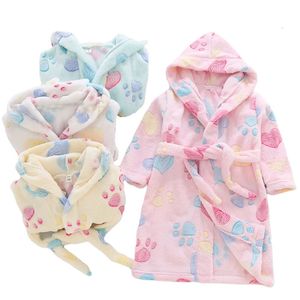 Serviettes Robes Robes de bain pour enfants flanelle hiver enfant vêtements de nuit Robe infantile maison vêtements chemise de nuit pour garçons filles pyjamas 1-7 ans vêtements de bébé 231208