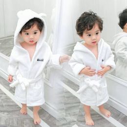 Serviettes Robes EuerDoDo Peignoir pour enfants pour garçons filles chaud à manches longues à capuche bébé velours enfants Robe sommeil Homewear 230106