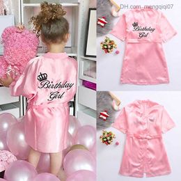 Handdoeken gewaden Kimono Robe Girl Birthday Letter Silk Satin Children's Badkamer Pyjama's Bad Nacht Fruit Wedding Spa Party Rob Z230819