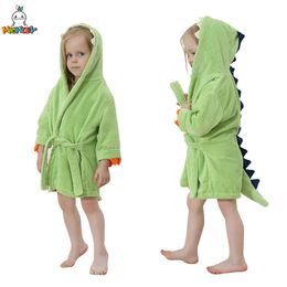 Handdoeken Gewaden MICHLEY Dieren Dinosaurus Babybadjas met capuchon Katoen Zacht Babybadhanddoek Gewaad Pyjama's voor kinderen Jongen Meisje Kinderen Winter 1-5T 231006