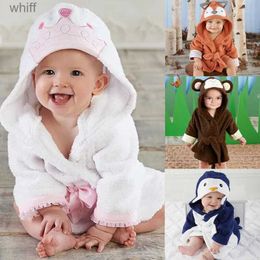 Serviettes robes tout-petit bébé garçon fille mignon dessin animé animal peignoir pyjamas sommiers pingouin singe fox forme de bain à capuche serviette 231012