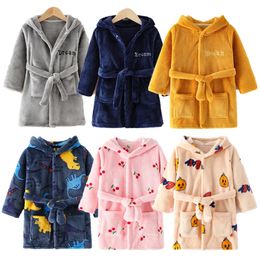 Handdoeken Gewaden Winter Kinderen Badjassen Cartoon Pyjama Jongen Meisje Flanel Nachtkleding Kinderkleding Baby Warme Badjas Casual Homewear 231208