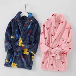 Handdoeken Gewaden Winter Zachte Warme Badjas Voor Meisjes Pyjama Cartoon Gewaad Leuke Roze Kinderen Kamerjas Dinosaurus Jongens Nachtkleding Kinderbadjas 231208