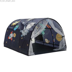 Tentes Tentes Tente Cave For Kids Cartoon Star Moon Space Bed Tente intérieure Tent Play House For Boys and Girls Tentes Intimité Bed Children Room Decor Q231220