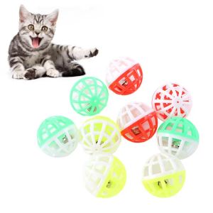 Toys 10/30 / 50pcs Pet Toys Kitten Kitten Ball d'entraînement avec Bell Hollow Cat Fun Throw Ball Couleur aléatoire