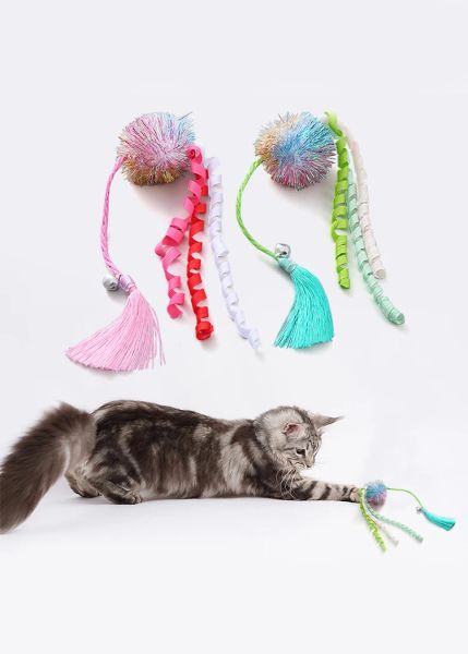 Jouets colorés oignons dorés jetant une petite balle jouet de chat exquis