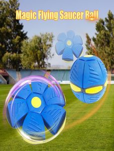 Toys Flat Throw Disc Ball Flying UFO Magic Balls met LED Light voor speelgoedballen voor kinderen Boy Girl Outdoor Sports Gift1410951