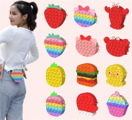 Speelgoed Push Bubble Crossbodytassen Lanyard Favor Sensory Coin Purse per Bubbles Cartoon Fruit Aardbei Ananas Vorm Schoudertas Educatief speelgoed Kerst4619762