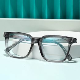 Tr90 Blue Light Blocking Mens Square Glassez Radiation Protection Capaces Femmes Transparentes Fashion Eyewear 240521