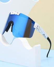 Gafas de sol de ciclismo polarizado TR90 Coloridos copas de sol recubrimientos de agua al aire libre Gafas Siameses9235792