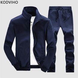 Tuta da uomo Casual Tute solide Pantaloni da jogging Tuta da jogging Primavera Autunno Set da 2 pezzi Giacca con colletto di base Pantaloni della tuta Tute1325H