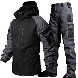Tracksuit Tactical Men's Staterproof Jacket Set Men Combat Training Training Costume Outdoor Soft Shell Work Wear Swat Army Vestes à capuche Pantalons 2 PCS Set 231011