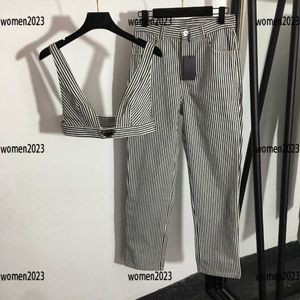 Survêtements femmes sportswear dame tenue décontractée 2pcs sous-vêtements à bretelles et jeans taille haute été extérieur Taille S-L Nouveautés Feb25