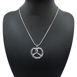 Collier bretzel traditionnel bavarois avec pendentif en argent Antique, colliers de déclaration courts en strass pour femmes, bijoux 302p