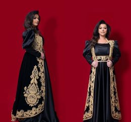 Traditionele Kosovo Albanese prom -jurken met lange cape jas zwart gouden kanten applique Arabische Dubai avondjurk gewaad