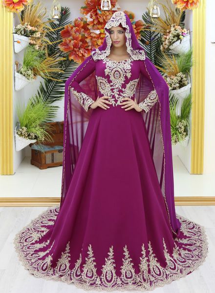 Tradicional Turish Musilm hijab Vestidos de noche Caftan Dubai Vestidos de noche morados con encaje con capa Vestido de fiesta de manga larga