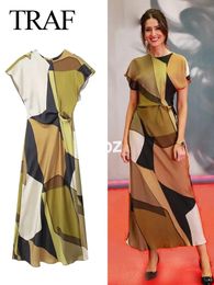 Traf 2024 Summer Woman Fashion Vinatge Green Gedrukte lange jurk Een lijn mouwloze x vorm MIDI -jurken voor indie folkstijl 240422