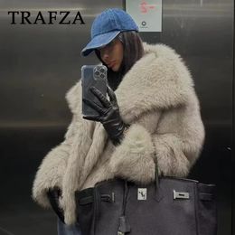 TRAFZA 2024 Herfst Winter Vrouwen Casual Nepbont Jassen Mode Streetwear Effen Oversized Kraagvorm Elegante Dikke Jassen 240113