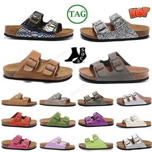 2024 Birkensstock Slipper Sandal Bostons Sabots Chaussures De Sport Baskets Appartements Hommes Femmes Cork Slide Cuir Boucle Sangle Designer DHgate Birkes Outdoor