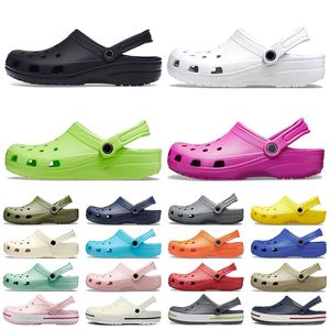 Croc Classic Clog Designer Sandals pour hommes Sandal Samal Summer Beach Slippers Sploofroping Slides Black White Nursing Hospital Kids Men Men Slipper Chaussures extérieures M4-M11