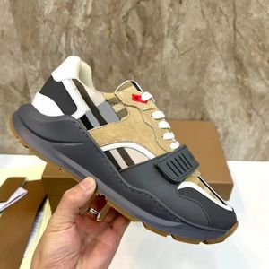 Trainers Vintage Sneaker Striped Men Femmes Vérifiez les baskets plate-forme en réseau Casual Shoes Shodes Flats Classic Outdoor Shoe