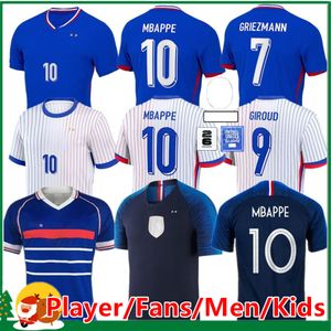 Franse club volledige sets 2024 Benzema voetbalshirts 24 25 Giroud Mbappe Griezmann Saliba Pavard Kante Kante Maillot de voet Equipe Maillots Men Women / Kids Kit voetbalshirt