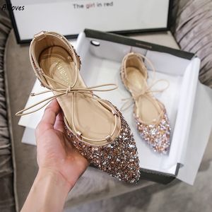 Zapatos de boda planos y lentejuelos brillantes para la novia Combustible dedo de almendras zapatos elegantes para mujeres zapatos de vestimenta de baile de pasajeo de lujo con correas para damas CL3505