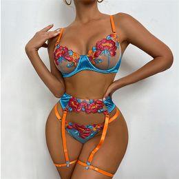 Transparante bloemenkant exotische set vrouw lingerie set kousenband kanten sexy blauw ondergoed chique mooie stringers sets 3 pc's 220513