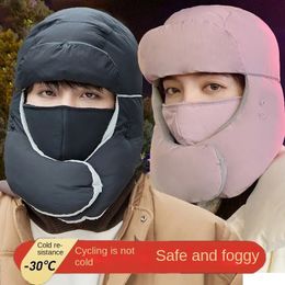 Sombreros de cazador Sombrero de bombardero de invierno para hombre Piloto con capucha a prueba de viento con máscara Gorro con orejeras cálido Gorros rusos Ushanka Pasamontañas para mujeres 231122