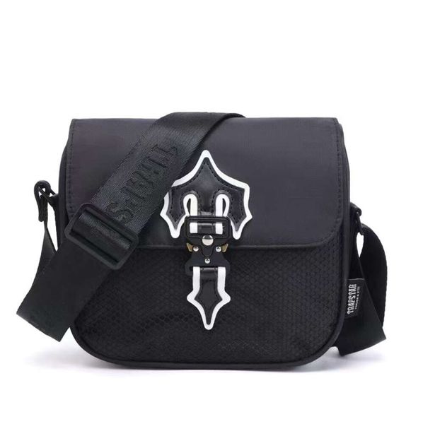 Trapstar Hombres Bolsa cruzada Bolsas de mensajero de lujo Diseñador Nylon Bolsas de hombro Casual al aire libre Hombro de moda Monedero negro Cuerpo cruzado Ropa de trabajo simple Lienzo 523ESS