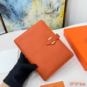 Travel Designer Card Holder Men Women Business Wallet Echt lederen dagboek Scrapbook Notepad Luxury Brand Notebook Cover Wallets 10 Kleur