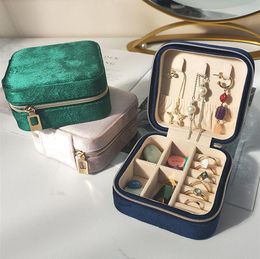 Reis Velvet Jewelry Box Small Portable Organizer Boxen voor ringen oorbellen kettingen armbanden mini -geschenken voor het huwelijksvoorstel voor bruiloft