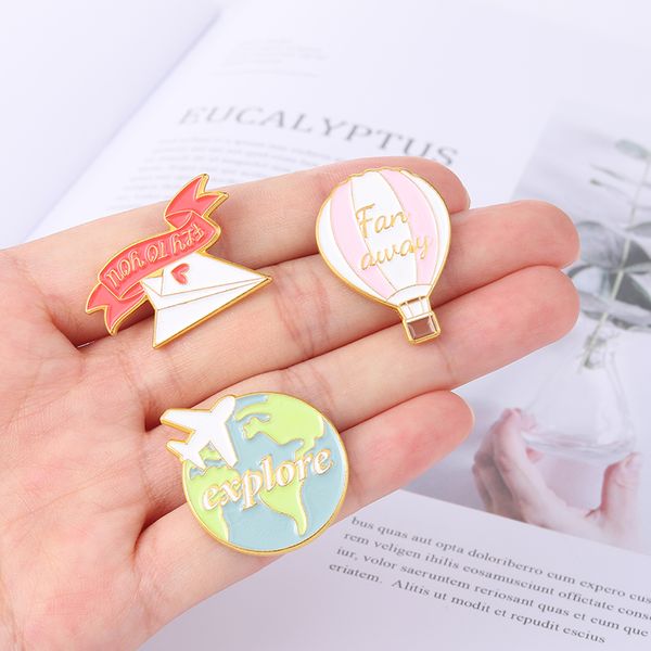 Troisir Citation en émail Emor World Eiffel Tower Suitcase Brooches Vêtements Badge Bijoux Bijoux pour un ami en gros