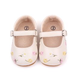 Tremb Baby Chaussures décontractées Filles Bénéfices Softsole en caoutchouc Softsole plats Pu First Walker Born Bow Decor Mary Janes Flats 240425
