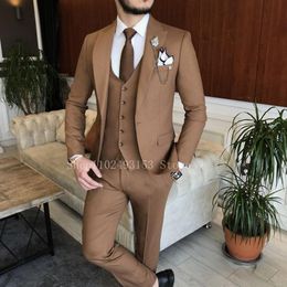 Trench Nuovo Arrivo Abiti Maschili Slim Fit 3 Pezzi Picco Risvolto Elegante Classico Uomo Abiti da Sposa Sposo (giacca + gilet + pantaloni) Costume Homme