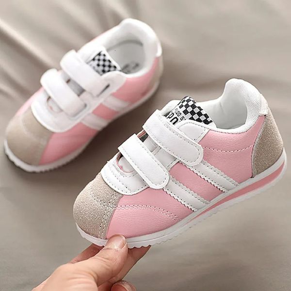 Tendance Fashion Sneakers for Kids Korean Style Girls Softsoled Childrens Sport Chaussures décontractées pour tout-petit 240430