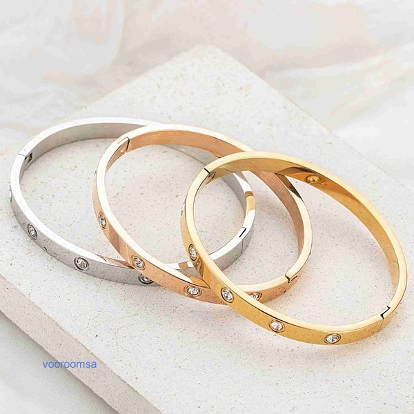 Tendance mode bijoux polyvalents bons beaux pneus de voiture mode couple léger luxe en acier inoxydable bijoux à la main dix diamants titane avec boîte d'origine