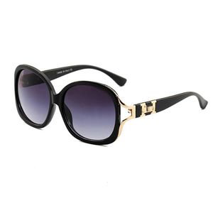 Lunettes de soleil tendance pour femmes, monture de lunettes célèbres, design classique, symbole doré sur les tempes, défilé de mode moderne, assorti à any251Q