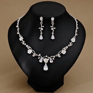 Flor de cristal de tendencia Conjuntos de joyas nupciales de moda Pendientes de collar de nupcias de circón para mujeres para mujeres