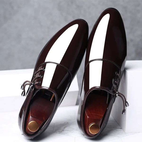 Tendance chaussures en cuir verni italien pour hommes chaussure d'affaires à lacets Oxfords grande taille mâle fête de mariage noir 240223