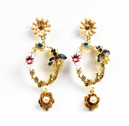 Boucles d'oreilles tendance et mode goutte fleur d'huile cloutée abeille avec boucles d'oreilles évidées géométriques baroques personnalisées