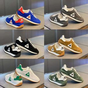 Zapatos casuales de la moda de los cueros 2024 Autumn Breathable Matte Leather Sneaker Sneaker Versátil