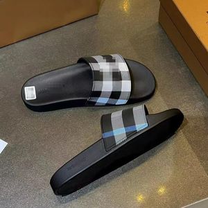 Pantoufles de marque tendance unisexes, sandales à carreaux décontractées, pantoufles antidérapantes à semelle souple