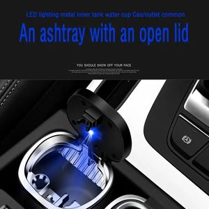 Trendy auto-asbak met lichtmetalen voering met led-licht Eén sleutel om de asbak te openen Auto-asbak