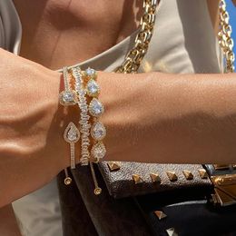 Bracelet ouvert bracelet en zircone cubique Bracelet ouverte ajusté Braceaux pour femmes 2023 Couleur en or de luxe Bijoux de mariage Cadeaux d'anniversaire 231227