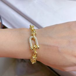 Bracelet de créateur à la mode femmes bracelets de charme lien chanceux pas de décoloration bijoux de créateur fins tempérament élégant polyvalent de haut niveau