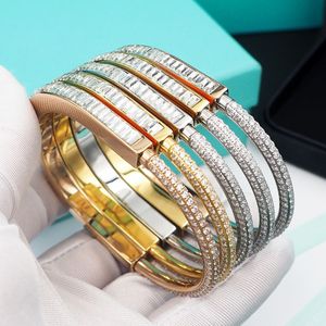 Bijoux à la mode Nouvelle arrivée Bracelets de verrouillage complet de zircone cubique pour les femmes de qualité supérieure