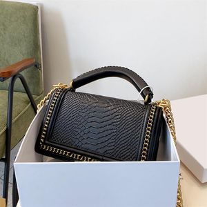 Trendy Lambskin Serpentine Snake Bags Black White Gray Red 4 Colors Boy Girls Street Outdoor Sacoche beroemde ontwerper Large Capacit2248