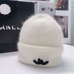 Moda Carta de lujo CH Sombreros Marca CCity Beanie Hombres Mujeres Gorra Diseñadores Invierno Otoño Señoras Sombrero de lana de punto de doble capa Sombrero de canal de cachemira informal